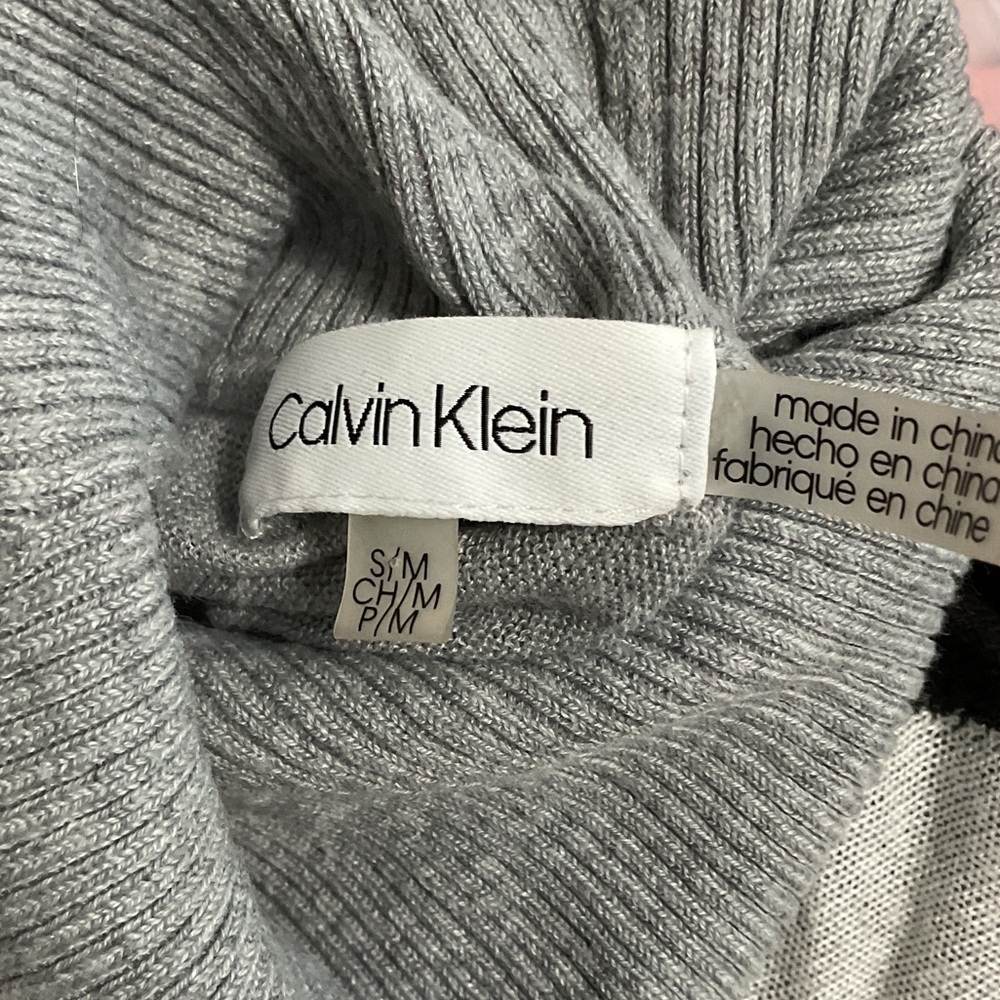 P367. Calvin Klein Women's Light Gray Turtleneck Sweater |S - Picture 2 of 5
